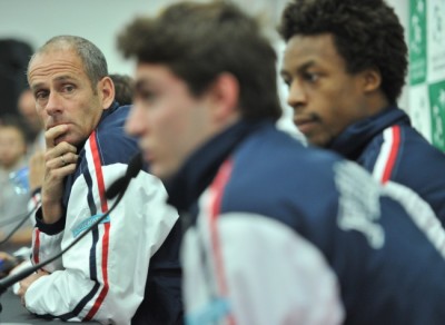 Guy Forget se rend compte brutalement qu'il a sélectionné Gilles Simon. "Ca, c'est vraiment flou" se dit-il.